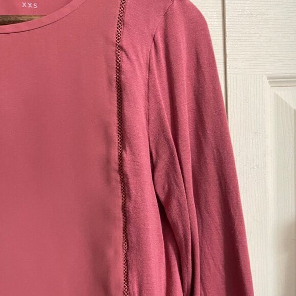 LOFT Womens Pink Crochet Cut Out 3/4 Sleeve Keyhole Back Blouse Size XXS - Picture 3 of 7